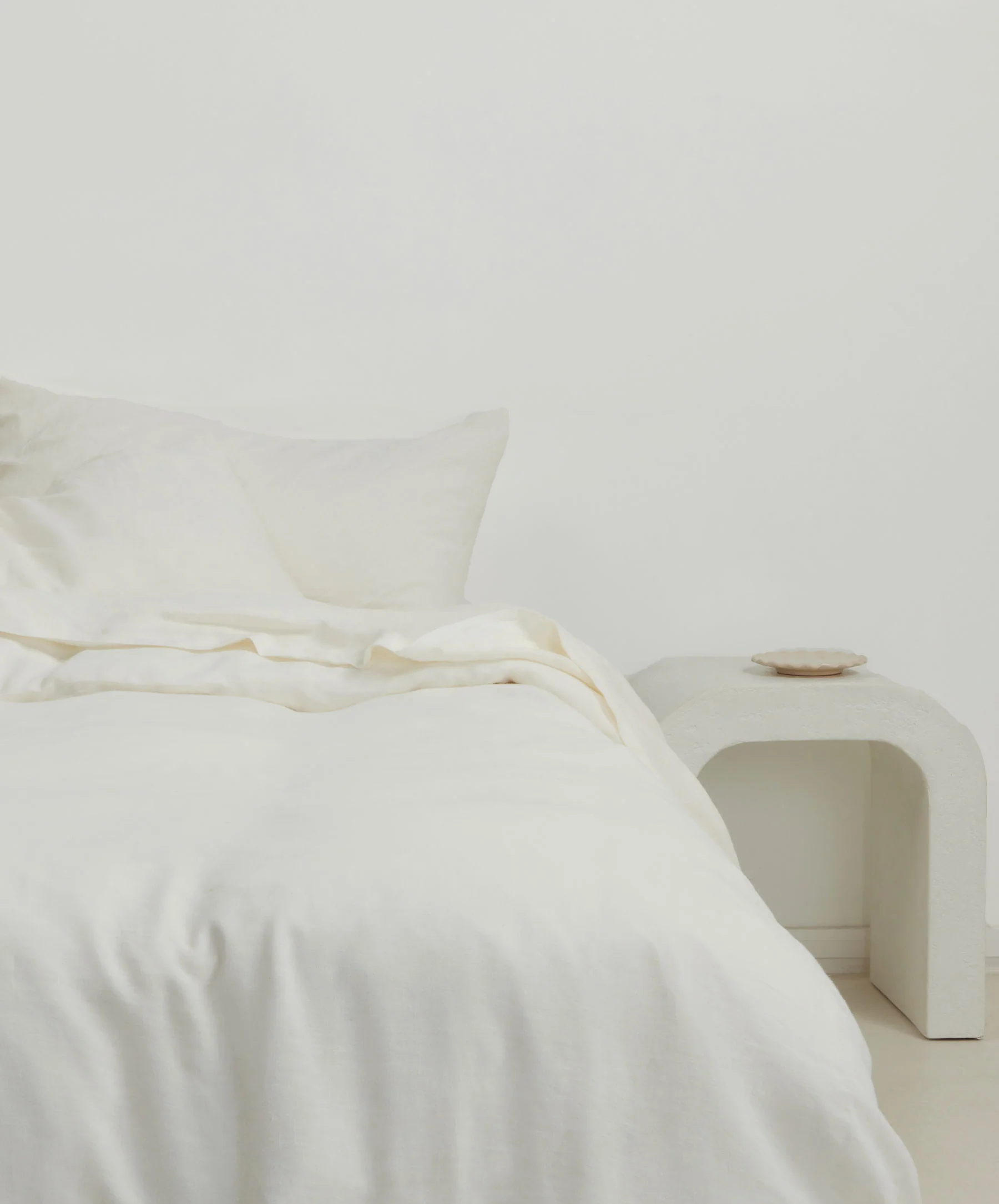 Linen Sheet Set with Pillowcases - Ivory - Image 4