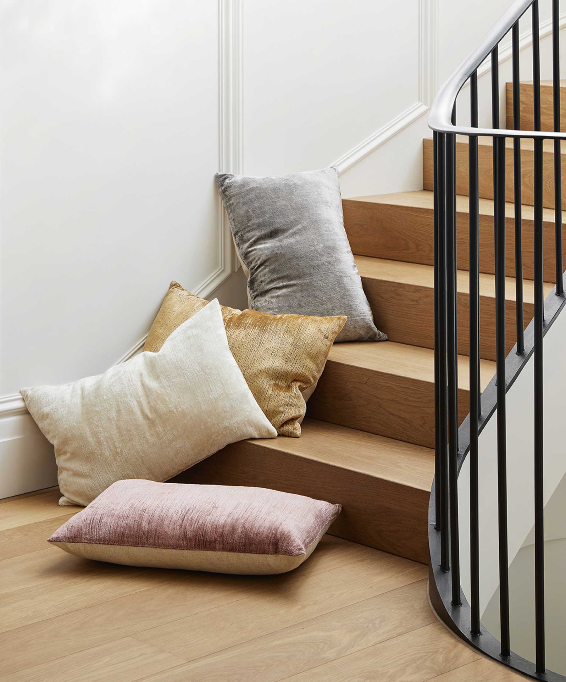 Talik Velvet Rectangular Cushion Cover - Mist - Image 3