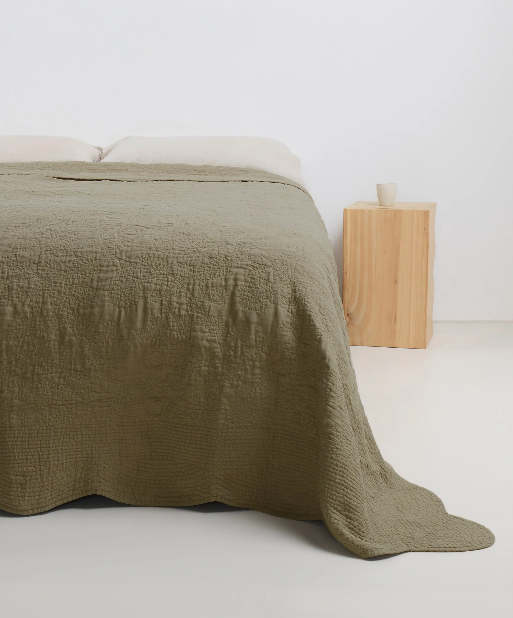Willow Embroidered Quilt - Putty - Image 3